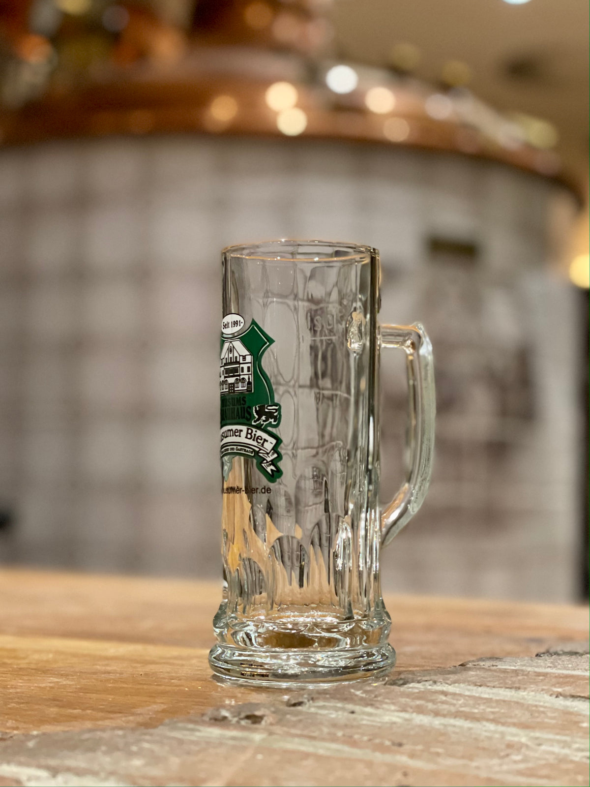 Das Bild zeigt ein Husumer Bierseidel 0,3l mit Logo.